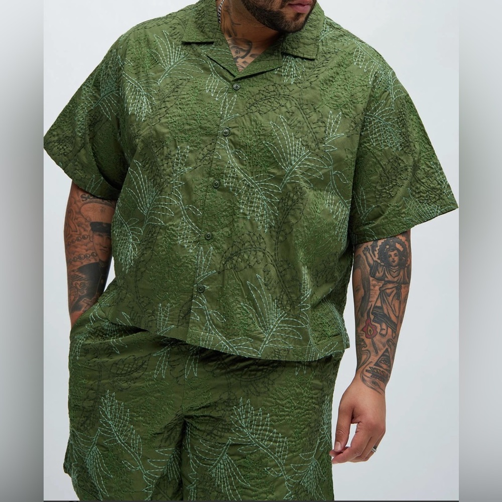 Come Thru Embroidery Shorts - Green/combo